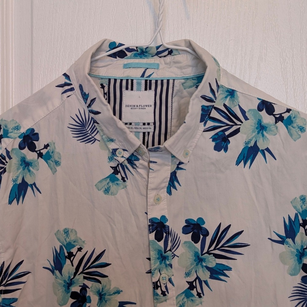 Denim & Flower Ricky Singh Mens XL White Blue Tropical Floral Button Down Shirt